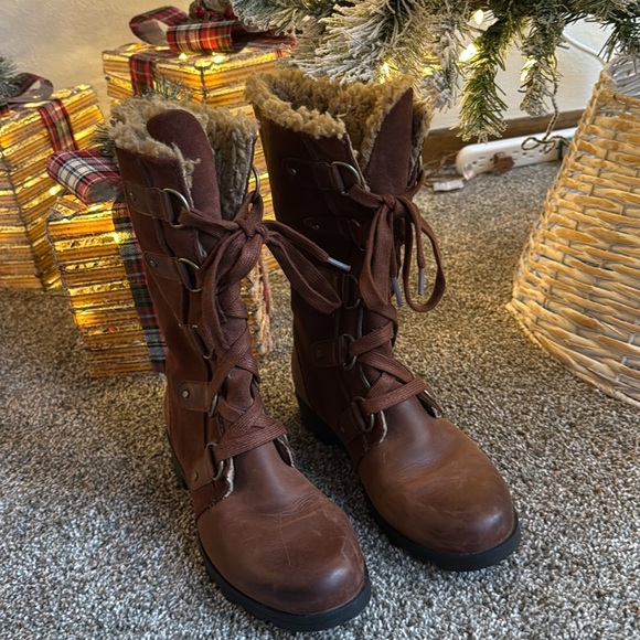 Sorel Boots - Picture 2 of 3
